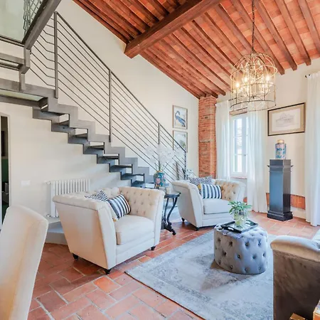 Casa Lucky, Romantic Modern 3 Bedrooms Penthouse * Lucca