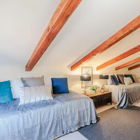 Apartment Casa Lucky, Romantic Modern 3 Bedrooms Penthouse Lucca