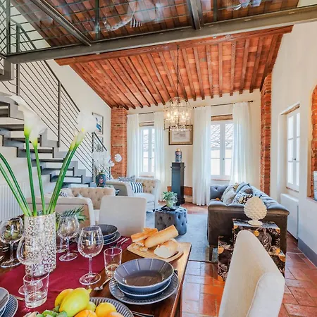 Apartment Casa Lucky, Romantic Modern 3 Bedrooms Penthouse Lucca