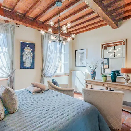 Casa Lucky, Romantic Modern 3 Bedrooms Penthouse Lucca